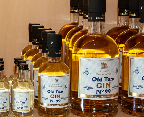 Old Tom Gin im Eichenfass gelagert